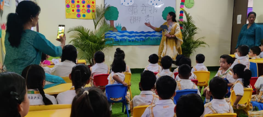 Storytelling Sessions Build Imagination and Thinking in Pithuwala